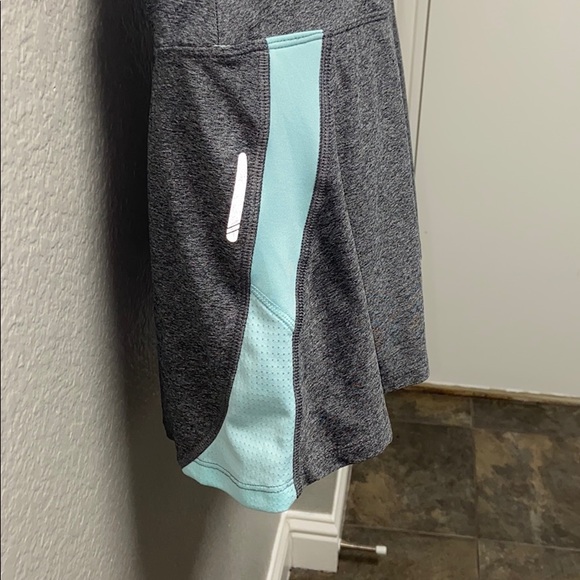 Like New 🎾 Tennis Skirt - Picture 4 of 4